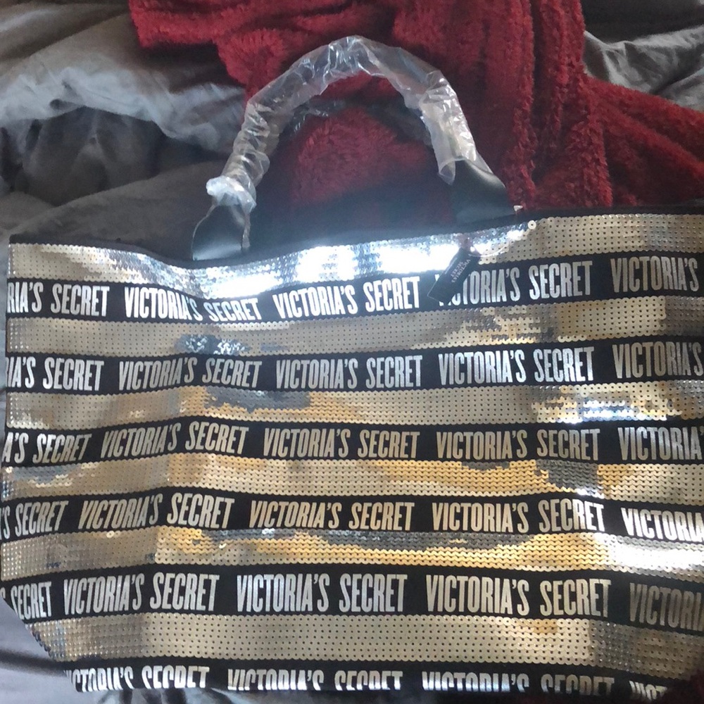 New VS tote bag
